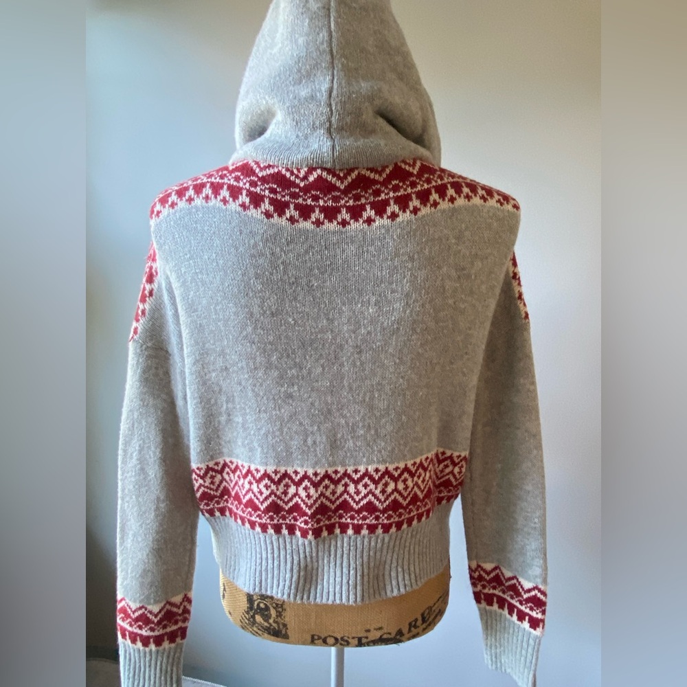 Ruby Moon Sz S Grey with Burgandy Women’s Hooded Knit Sweater - Picture 4 of 10